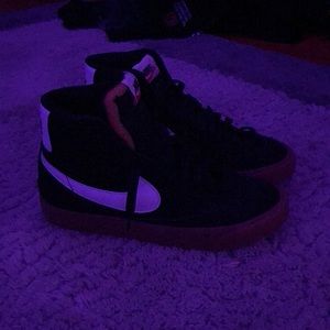 nike blazer mid 77 black white gum (grade school)